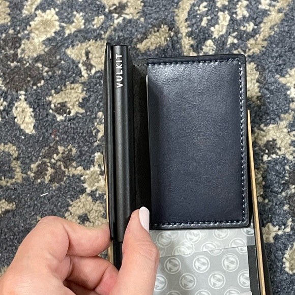 SALE! Navy Vulkit Leather Wallet. - Picture 4 of 6